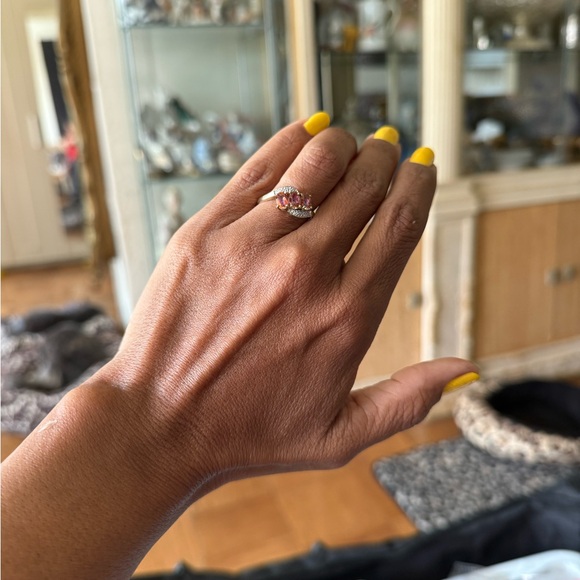 Elegant Gold and Silver Women's Ring - Picture 12 of 15